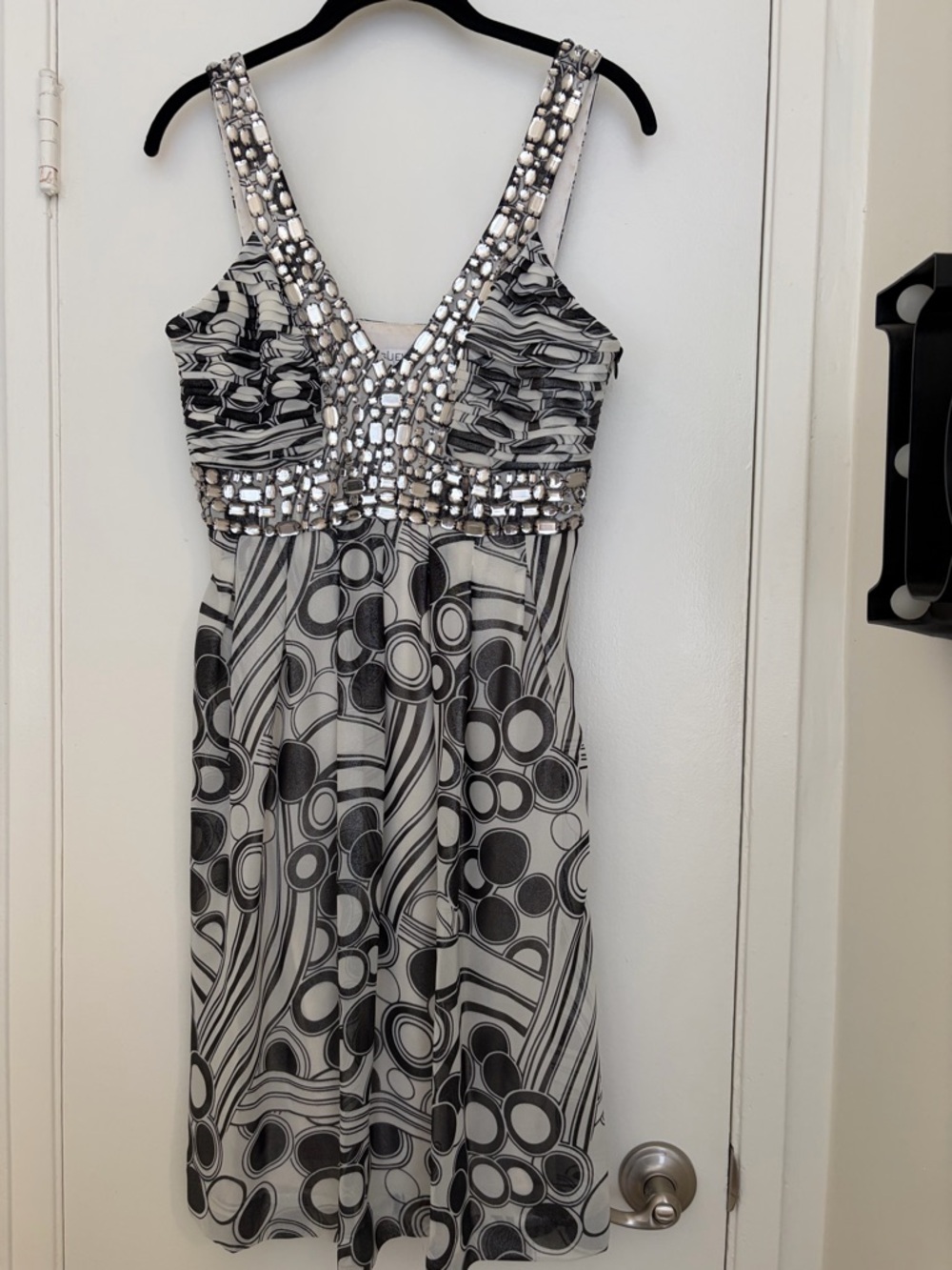Beaded V-Neck Black & White Patterned Women's Dress